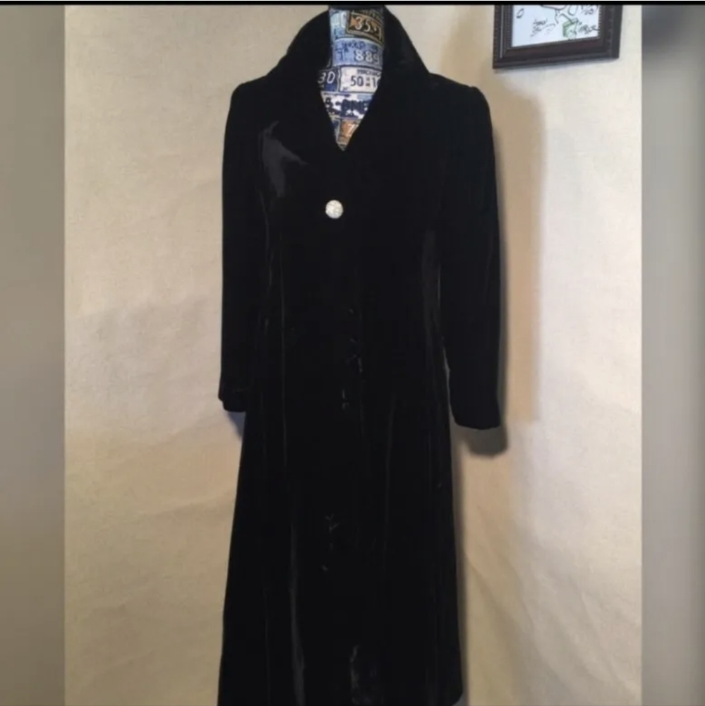 Rare VINTAGE Black Velvet Opera Duster Trench Lined Over Coat